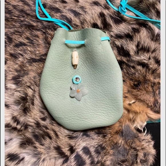 Deer leather beaded flower medicine bag pouch purse wallet opal necklace bone - Picture 3 of 5